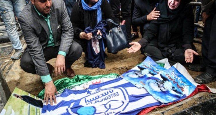 تصاویر/ مراسم خاکسپاری زنده یاد منصور پورحیدری