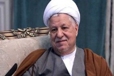 ترامپ به اصول پایبند نیست/ دفتر روحانی مانع تغییر تیم رسانه‌ای دولت است/ مهدی در زندان ۲ دکترا می‌خواند/ عفت معتقد است به مهدی ظلم شده