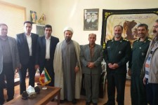 دیدار مدیر و کارکنان اداره ارشاد و اداره اوقاف اسلام آبادغرب با فرمانده سپاه شهرستان