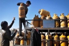 گاز مایع در روستاهای گیلانغرب نایاب شد/ مردم دست به دامان آتش هیزم شدند