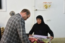 دیدار مسئولین با خانواده شهدای اسلام آبادغرب/ فرماندار اسلام آباد غرب:داعش یک پدیده شوم درمنطقه است