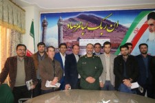 فرمانده سپاه اسلام آبادغرب: دشمن با ماهواره و فضای مجازی بنیاد خانواده وجوانان ما را هدف قرار داده است/باید روی رهنمودهای رهبری بیشتر کار شود