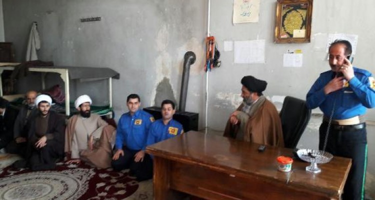 دیدار امام جمعه و طلاب حوزه علمیه اسلام آباد غرب با آتش نشانان شهرستان+عکس