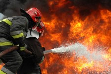 آتش سوزی در مدرسه دخترانه هاجر در اسلام آبادغرب+عکس