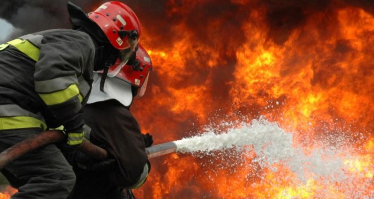 آتش سوزی در مدرسه دخترانه هاجر در اسلام آبادغرب+عکس