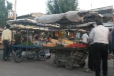 ساماندهی دست فروشان میوه فروش در اسلام آبادغرب/ تعیین تکلیف 40 غرفه متروکه شهرداری