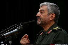 کلید رفع محرومیت و بهبود زندگی مردم نگاه انقلابی و مدیریت جهادی است