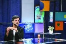 ثبت نام مجری سرشناس تلویزیون برای اعزام به جبهه +فیلم 