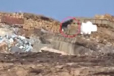 لحظه شکار سرباز سعودی توسط تک‌تیرانداز یمنی +فیلم 