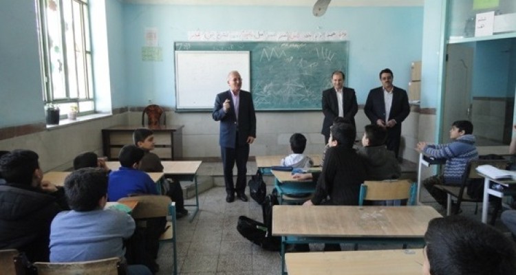 توصیه‌های ایمنی به دانش‌آموزان برای پیشگیری از حوادث چهارشنبه سوری/شادی خود و دیگران را خراب نکنید