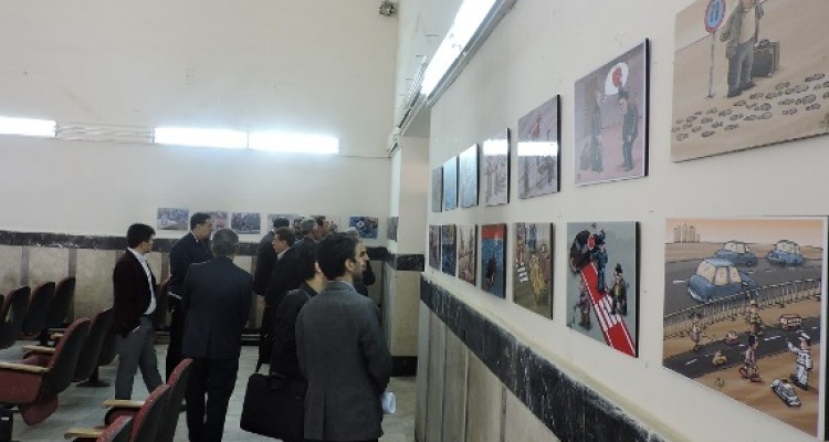 برپایی نمایشگاه کاریکاتور با موضوع آسیب های اجتماعی در اسلام آبادغرب+تصاویر