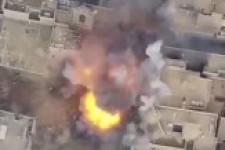 سرباز قهرمان سد راه خودروی انتحاری داعش شد+فیلم 