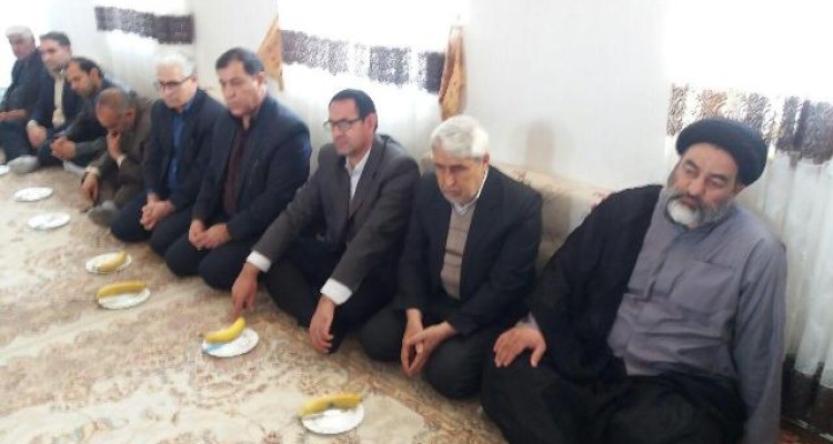 دیدار با خانواده  اولین شهید مدافع حرم اسلام آبادغرب+عکس