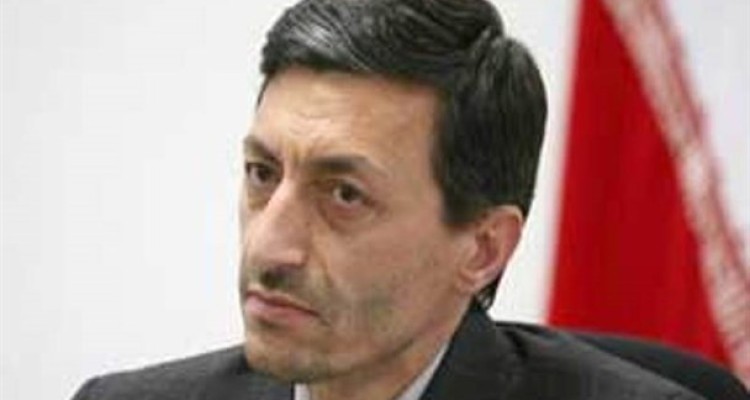 اخراج ۱۷ کارمند کمیته امداد بخاطر دخالت در انتخابات/ وزارت راه به کمیته امداد بدهکار است/ مخالفت ظریف با بستن دفاتر خارجی کمیته امداد