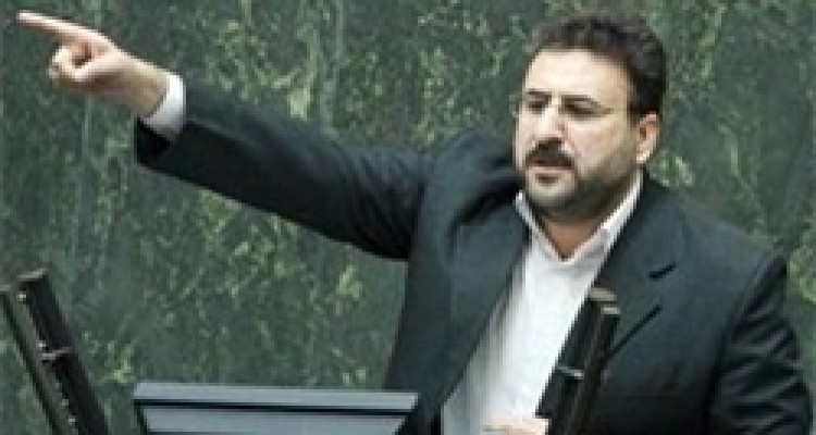 آمریکایی‌ها برای تحریکات نظامی علیه ایران از صهیونیست پول دریافت می‌کنند/ اگر ترامپ تحریم‌های ثانویه را تمدید کند از توافق بین‌المللی خارج شده است