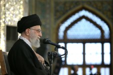 کشور بن‌بست ندارد/ راه حل مشکلات مردم مدیریت انقلابی و کارآمد است/ همچون گذشته مقابل کسانی می‌ایستم که بخواهند رأی و انتخاب مردم را بشکنند/ مشکل بیکاری و معیشت مردم با رونق تولید حل می‌شود؛ ملت این جهت را مطالبه کند +فیلم 