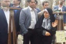 فارغ التحصیلان بیکار به نماینده دولت اعتراض کردند / باتخصص صنایع شیمیایی مسافرکشیم + صوت