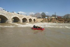 اعزام 18نفر نیروی کمکی برای پیدا کردن جسد جوان غرق شده در گامسیاب +تصاویر