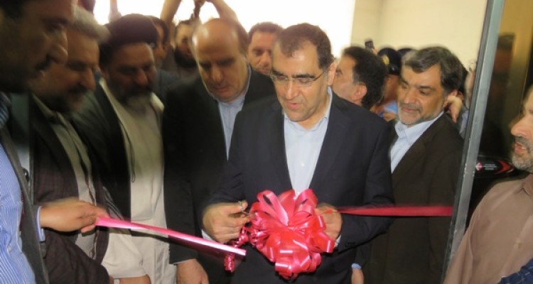 افتتاح فاز دوم بیمارستان اسلام آباد غرب/خط و نشان وزیر برای منتقدین: تعبیری که در ذهنم هست را نمی گویم اما برخی سلولهای مغزشان نا امیدی پخش می کند/ امام جمعه اسلام آبادغرب: حق این مردم جنگ زده بیش از اینهاست