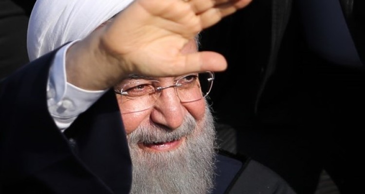 روحانی وارد تبریز شد/ رئیس‌جمهور به روستای سیل‌زده چنار می‌رود