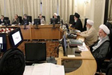 باید به همه بگویند؟ + فیلم 