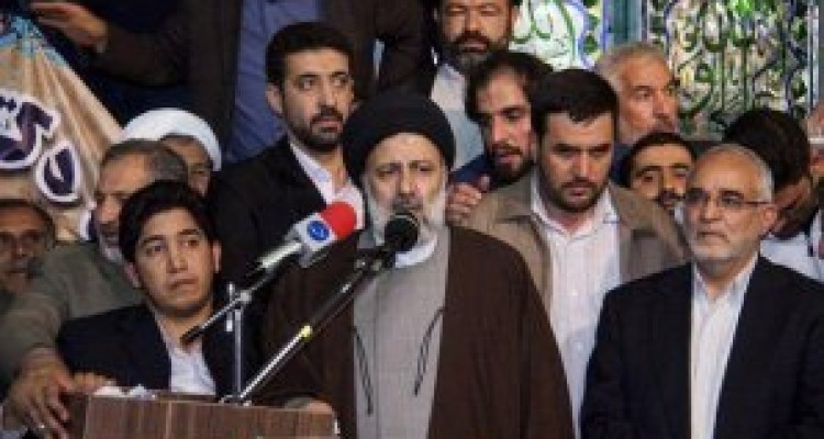 حضور گسترده مردم کرمانشاه در مراسم سخنرانی حجت الاسلام رئیسی