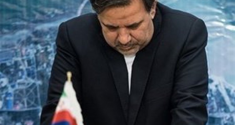 عباس آخوندی: قالیباف رقبای منتقدش را "آچمز" کرد