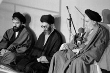 امام خمینی (ره): يک نفر را مثل آقاى خامنه‌ای که متعهد به اسلام و خدمتگزار باشد، پیدا نمی‌کنید + فیلم 