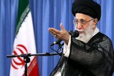 ترقه‌بازی‌های امروز در «اراده‌ مردم» تأثیری نخواهد گذاشت/ گاهی دستگاههای مرکزیِ فکر، فرهنگ و سیاست، دچار اختلال و تعطیلی می‌شوند