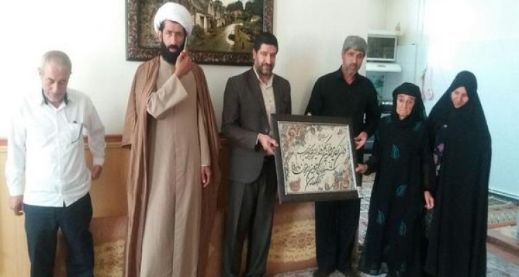 دیدار و سرکشی از خانوادهای شهدای قورچی باشی در اسلام آبادغرب+تصاویر 