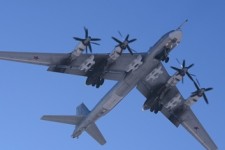 عملیات بمب‌افکن‌های روسی "Tu-95MS" علیه مواضع داعش در العقیربات حماه/ 3 انبار بزرگ تروریست‌ها منهدم شد 