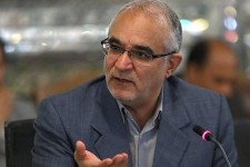 همایش منافقین در فرانسه نشان دادن آبنبات چوبی به عربستان است 