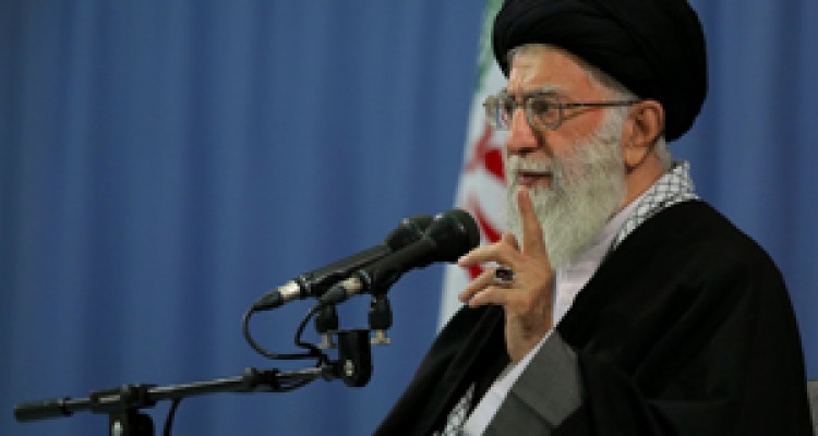 بازخوانی سخنان رهبر انقلاب درباره وقایع 18 تیر 78 + فیلم 