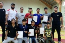 کشتی گیران نونهال اسلام آبادی بر بام کشتی استان ایستادند