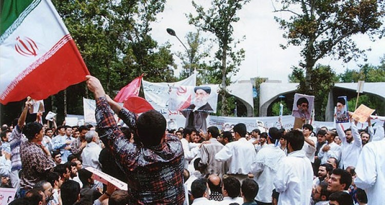 وقتی توطئه تبدیل به حماسه بزرگ می‌شود 