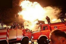 مهار آتش‌سوزی انبار روغن خودرو در کرمانشاه/ بکارگیری ۱۰۰ آتش‌نشان