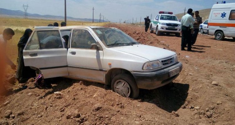 واژگونی پراید درجاده اسلام آبادغرب-حمیل 3 مصدوم برجای گذاشت+عکس