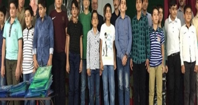 تجلیل از رتبه های دو رقمی کنکور 96 و دانش آموزان ممتاز دوره ابتدایی اسلام آبادغرب+تصاویر