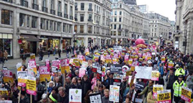 واکنش تند و تیز مردم آمریکا نسبت به اقدامات نژادپرستانه ترامپ + صوت 