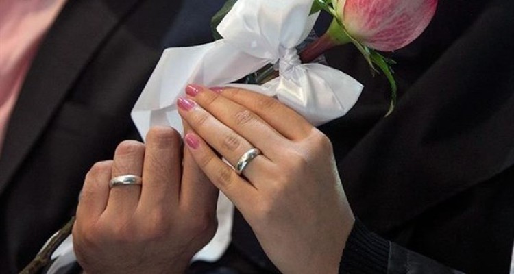 دیگر کمتر کسی مهریه نجومی تعیین می‌کند/ اقدام جالب پدر عروس به نفع داماد!/ با دیدن بعضی صحنه‌‌های طلاق بارها گریه کرده‌‌ام