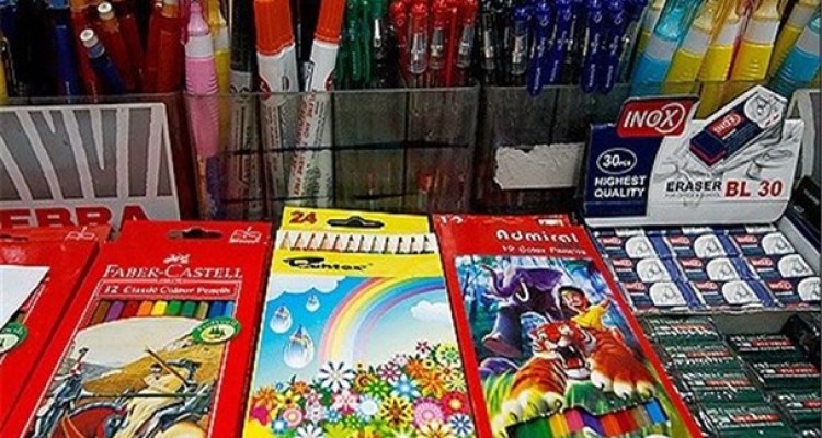 تاخت و تاز نوشت افزارها با رنگ و لعاب غربی/ کم فروغی تصاویر شخصیت های ایرانی در بازار لوازم التحریر