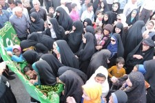 استقبال  مردم اسلام آبادغرب از پرچم متبرک آستان حرم حضرت علی(ع)