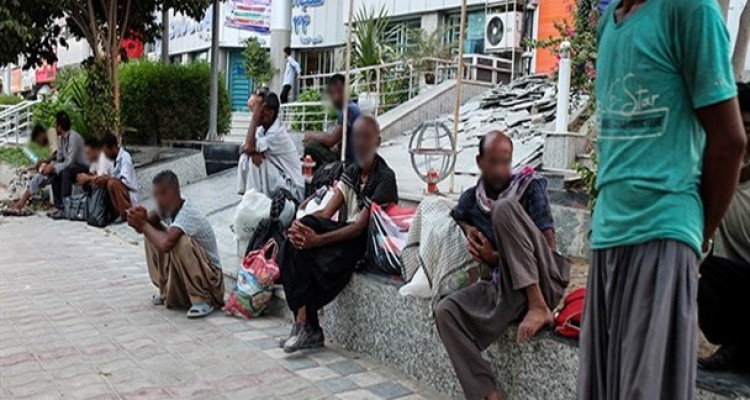 کارگران مهاجر کارتون خواب شدند و خبری از کار نیست