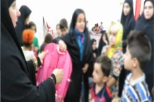 توزیع کیف و کوله مدرسه در قالب بسته های حمایتی تحصیلی دانش آموزان در اسلام آبادغرب+عکس