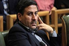 خودرو و تبلت‌های خریداری شده برای شورای شهر هنوز تحویل اعضا نشده است/ بنده چون دوره قبل هم عضو شورا بودم از همان "اتومبیل" قبلی استفاده می‌کنم