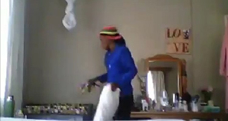 آزار و اذیت بچه به دست پرستار سنگدل + فیلم 