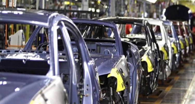 احتمال افزایش 10 درصدی قیمت خودروهای داخلی در سال جاری/ دلایل خودروسازان برای افزایش قیمت خودرو قابل قبول نیست/ کیفیت ماشین ها بدتر از قبل شده است