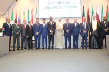 طلای سیاه بر سر دوراهی/نتیجه سیاست انقباضی اوپکی ها چه خواهد بود؟