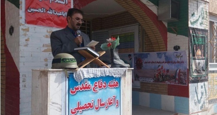 روایت خاطرات دوران دفاع مقدس برای دانش آموزان اسلام آبادغرب+عکس