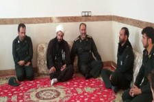 دیدار مسئولین با خانواده رزمنده مدافع حرم در اسلام آبادغرب